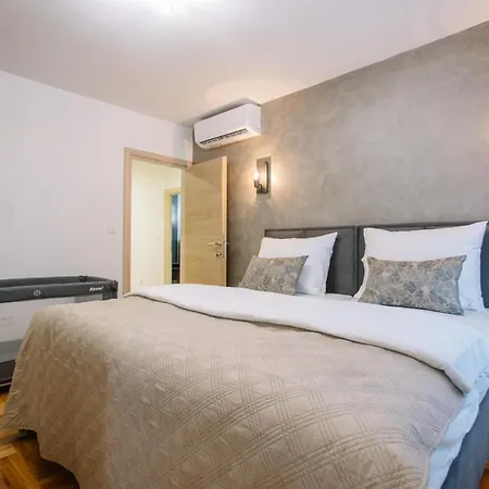 Apartament Hana Center