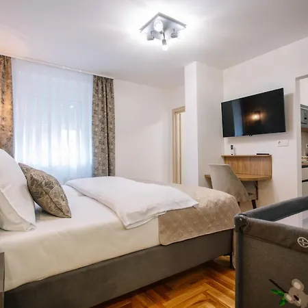 Hana Center * Livno